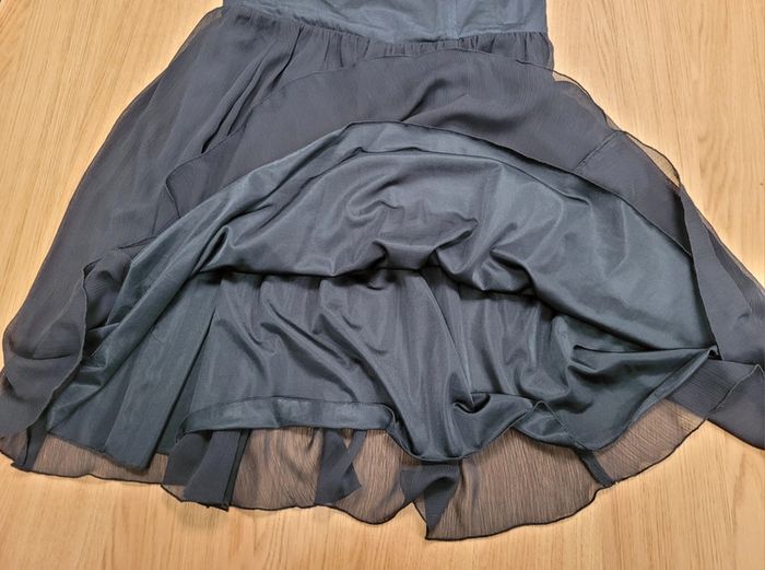 Robe courte bustier. Taille 42 - photo numéro 2