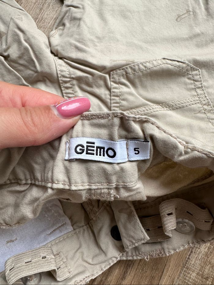 - Short Gemo  - 5 ans  - Neuf sans étiquette - photo numéro 3