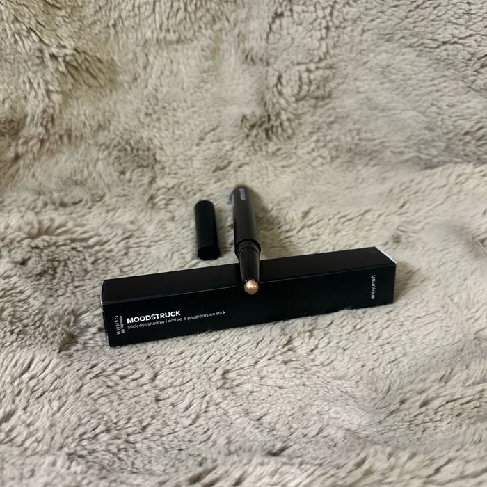 Gleaming stick Younique - photo numéro 2