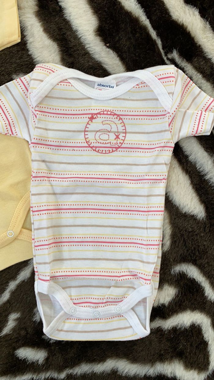 Lot de 3 bodies neufs absorba 3 mois (60) - photo numéro 4