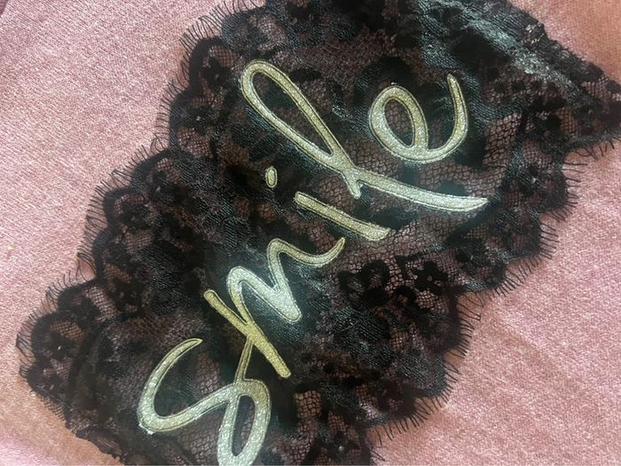 Pull fille 8 ans ne taille pas grand neuf et étiqueté - photo numéro 2