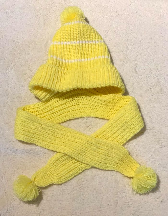 Bonnet-écharpe pour bébé en laine 1-2 ans en laine jaune - photo numéro 3