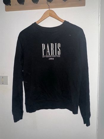 Pull noir à manches longues