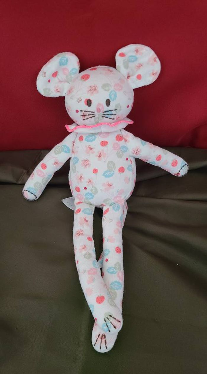 Doudou souris blanche fraises feuilles PETIT BATEAU