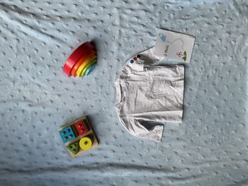 teeshirt manches longues blanc smiley sur le bras 3 mois u tout petits