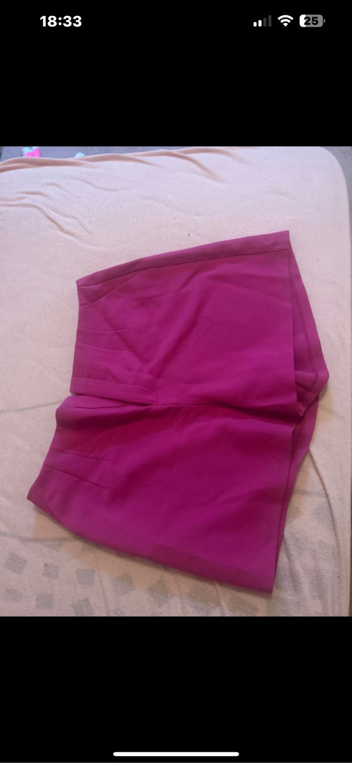 Short neuf