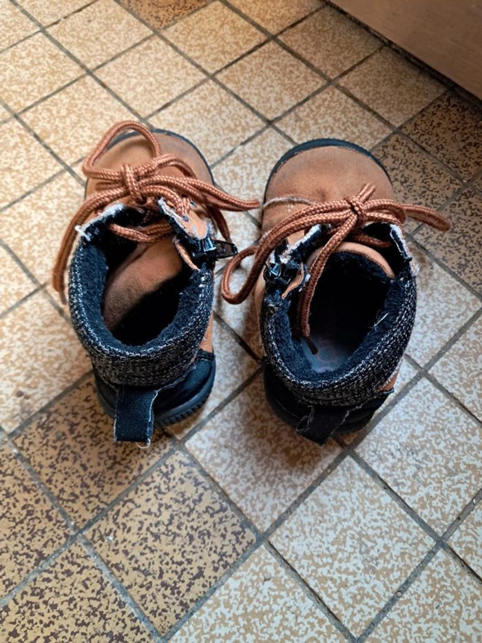 Chaussure taille 21 - photo numéro 2