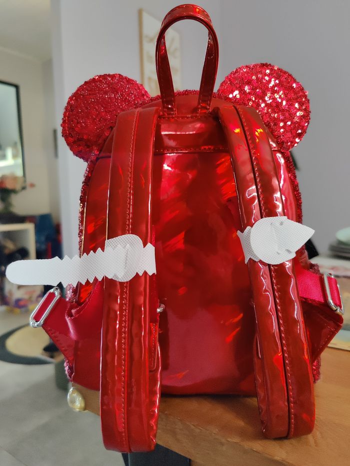 Loungefly Minnie sequins rouge - photo numéro 3
