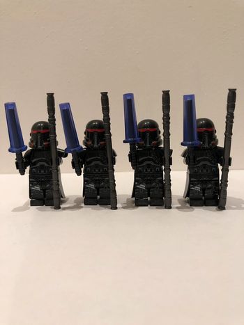 Figurine type lego 4 Stormtroopers noirs. Star Wars