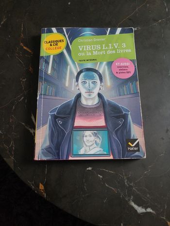Virus L.I.V 3 ou la mort des livres