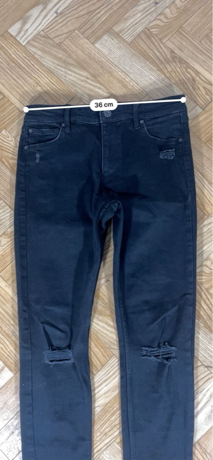 Jean Skinny Bershka Noir Déchiré - photo numéro 4