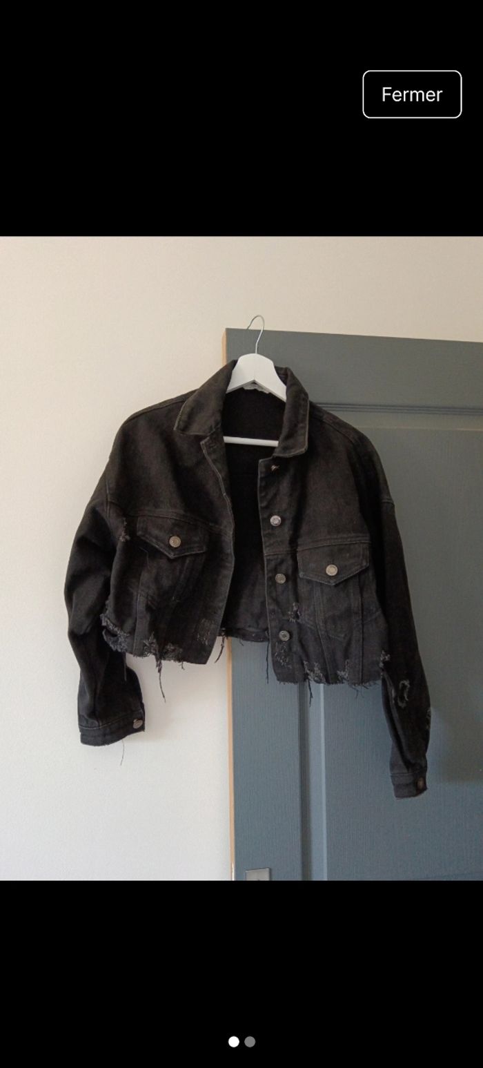 Veste en jean noir crop top