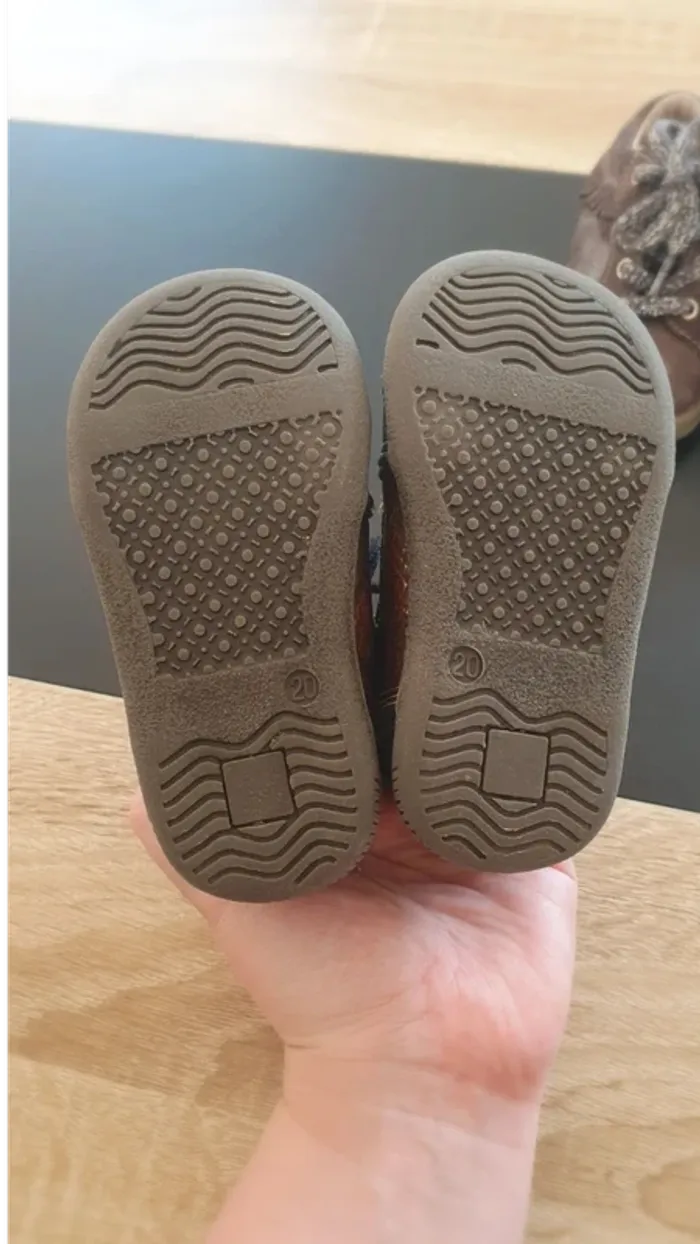 Lot de 3 chaussures pointure 20 - photo numéro 3