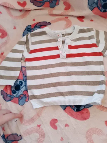 Pull Legé a rayures taille 9 mois