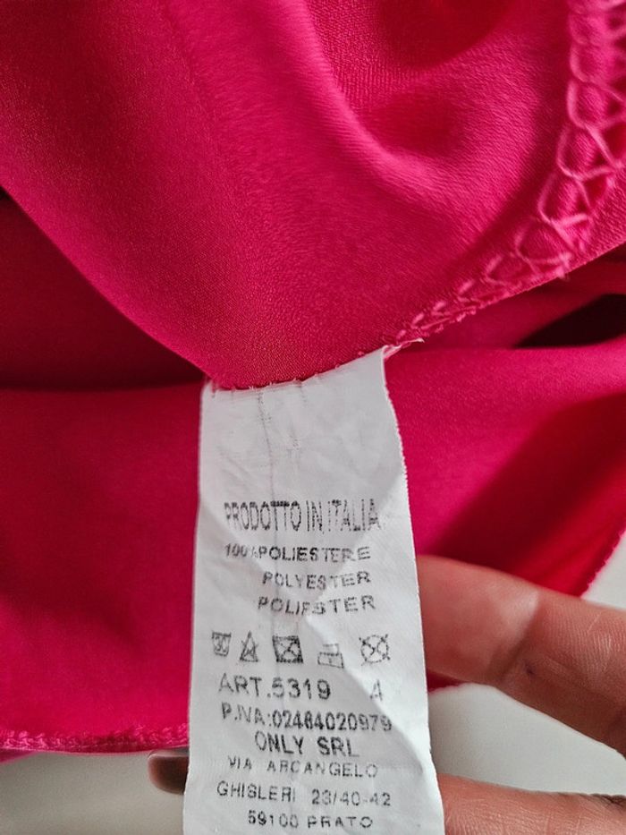 Made in Italy. Top fushia satiné bretelles dorée taille M - photo numéro 6