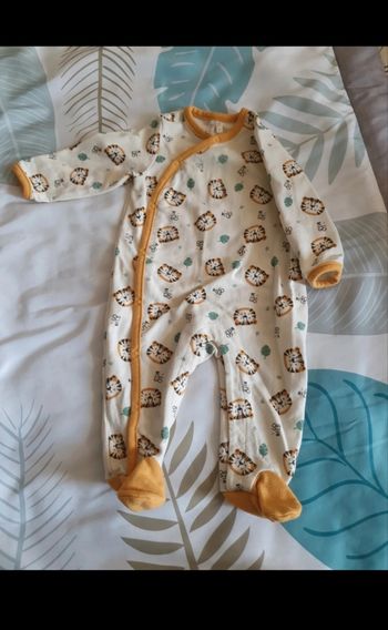 Lot 3 pyjamas Orchestra