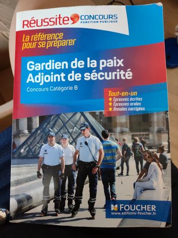 Livre pour préparer le concours de gardien de la paix et adjoint de sécurité.