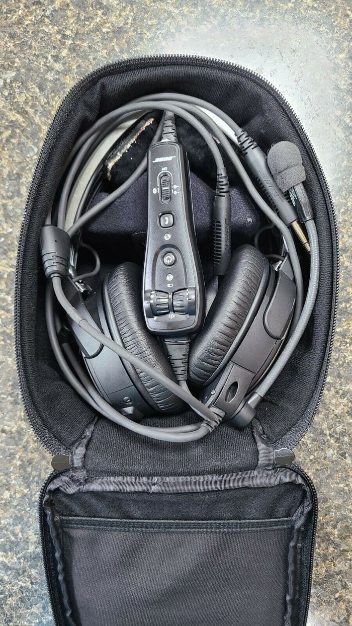 Casque d'aviation Bose A20 avec câble Bluetooth à double prise, 30h de vol en parfait état - photo numéro 2