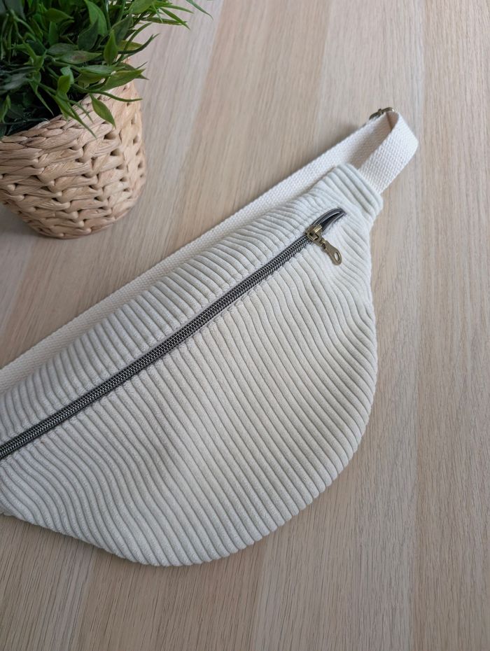 Sac banane femme en velours cotelé beige clair - photo numéro 4