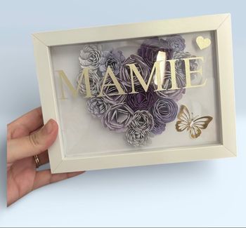 Cadre décoratif “Mamie je t’aime” – fleurs en papier faites main - cadeau - bébé - anniversaire 