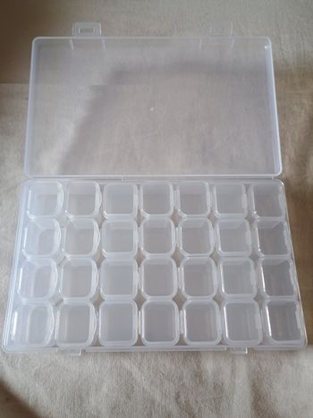 Boite de rangement pour perles, strass