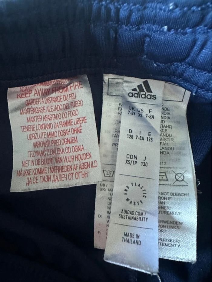 Short de foot Adidas bleu Taille 7/8 ans - photo numéro 2