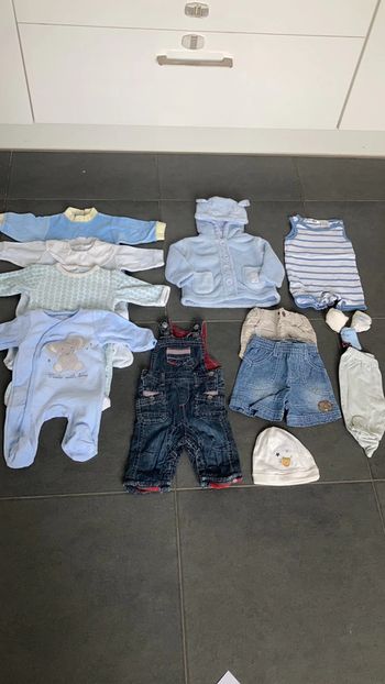 Lot de 14 vêtements bébé