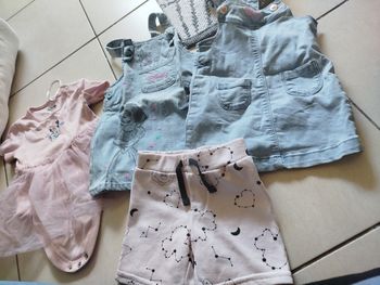 Lot de vêtements fille 6-9 mois