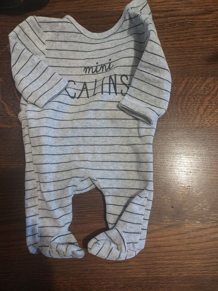 Pyjama 1 mois - photo numéro 2
