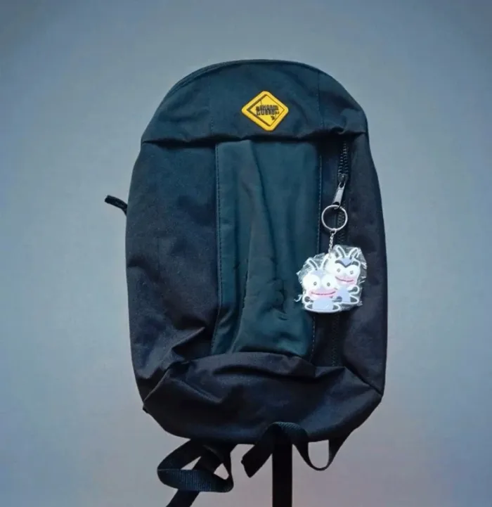 Très beau petit sac a dos noir neuf pour les affaires de sport ou goûter