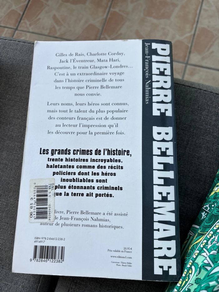Livre les grands crimes de l’histoire - photo numéro 3