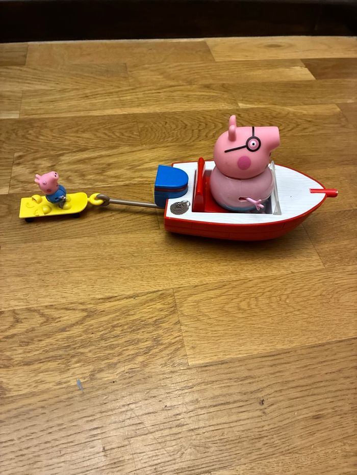 Peppa piG speed boat hors bord - photo numéro 3