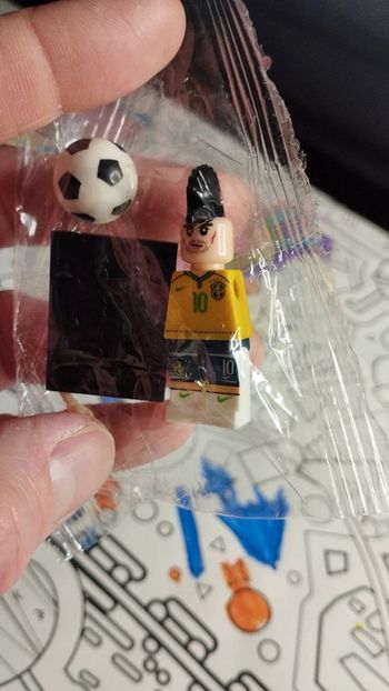 Personnage type Lego football neuf Neymar Brésil avec sa crête