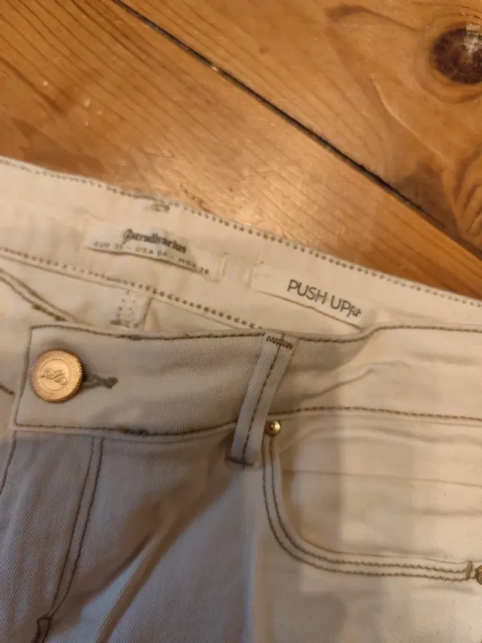 Jean crème push up Stradivarius 36 neuf denim stretch - photo numéro 4