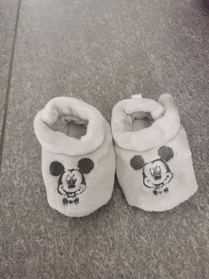 Chaussons bébé Mickey neufs 0/6 mois