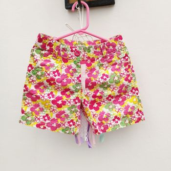 Short à motif fleurs 5/6 ans