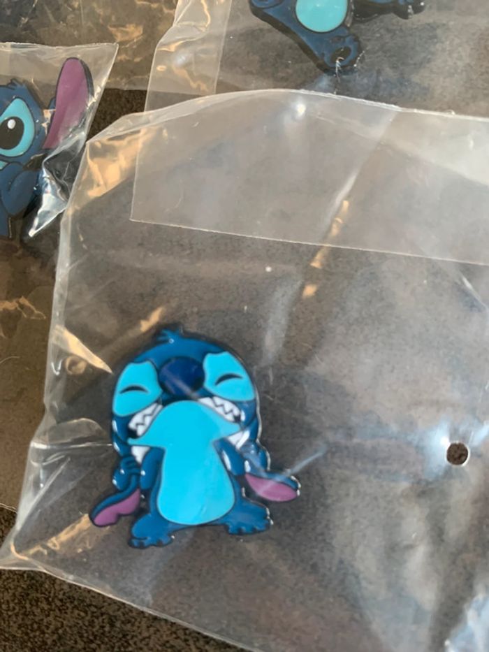 Lot de 7 pins Stitch neufs - photo numéro 2