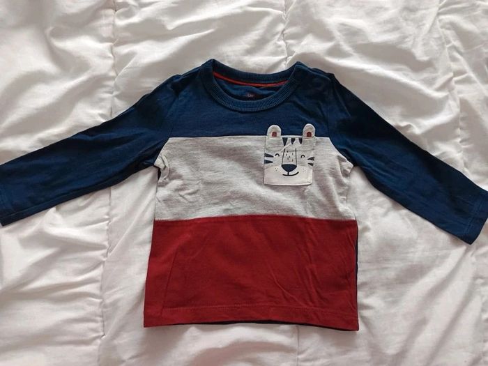 Lot 2 t shirt c&a 9m tbe - photo numéro 3