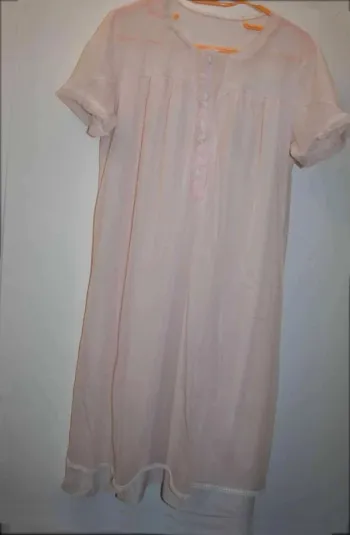chemise  de  nuit