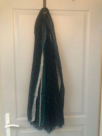 Foulard bleu /blanc/noir camaïeu