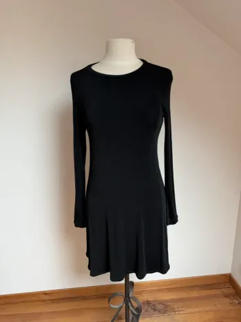 Superbe robe vintage noire BCBG Maxazria 38 40