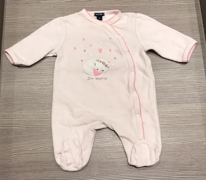 3 pyjamas grenouillères velours fille 1 mois - photo numéro 3