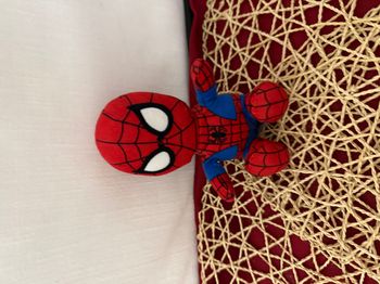 Doudou peluche Spiderman MARVEL NICOTOY