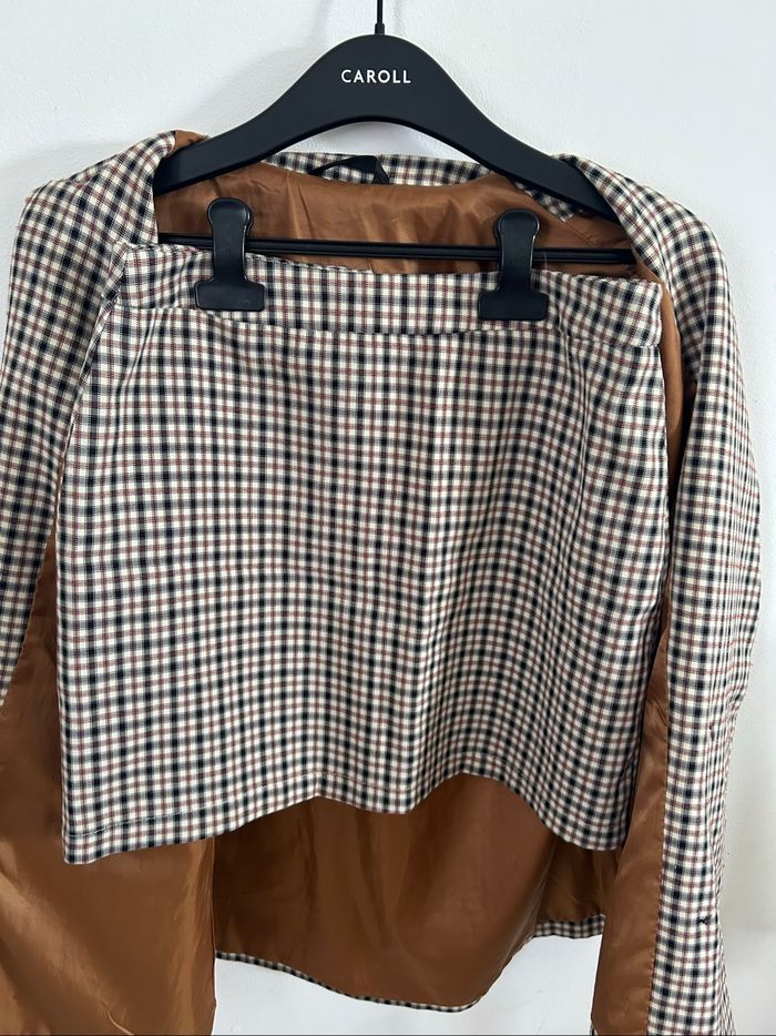Tailleur - photo numéro 2