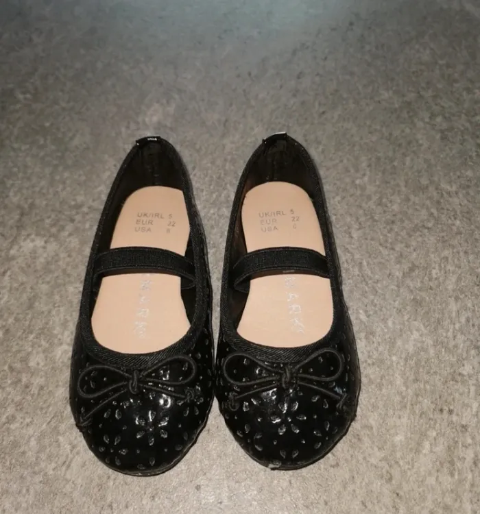 Ballerines bébé fille 22 comme neuves