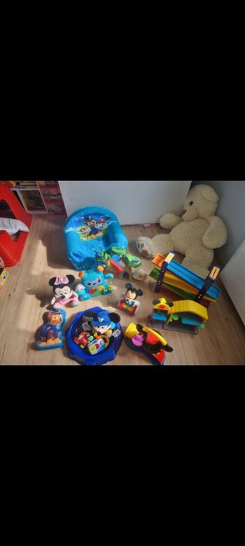 Lot de jouets 