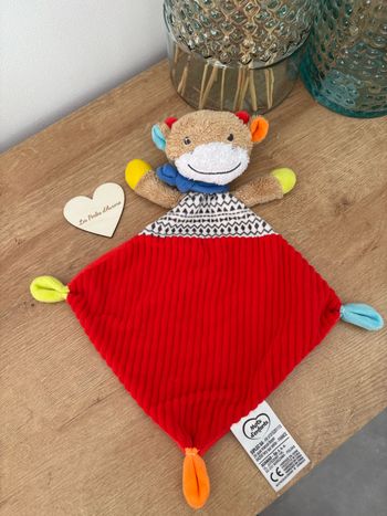 Doudou vache rouge mots d’enfants