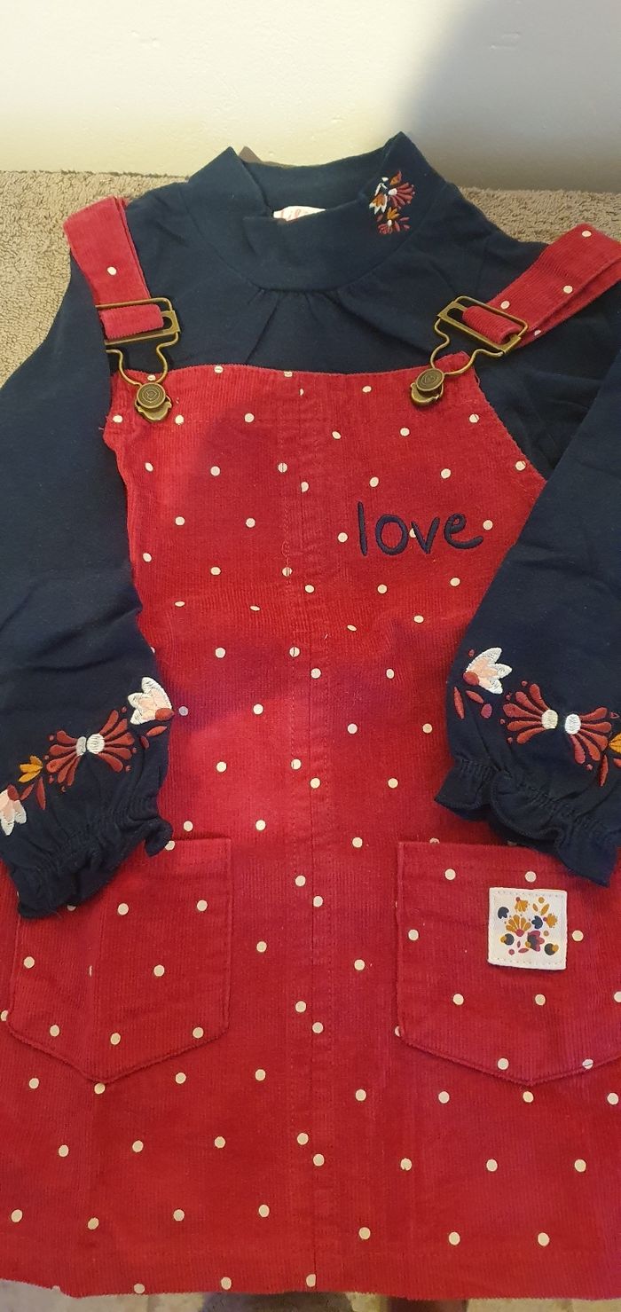 Jolie lot de vêtements fille 3 ans - photo numéro 3