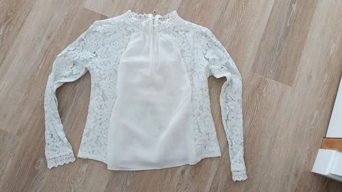 Tee shirt beige dentelle