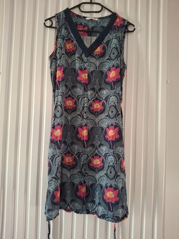 Très belle robe camaïeu avec ceinture